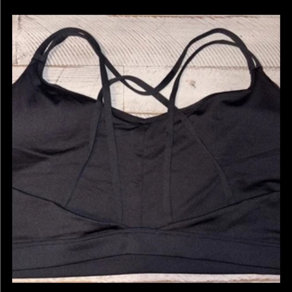 Old Navy Womens Size 4X Strappy Sports Bra Light Support Solid Classic Black - Picture 8 of 14